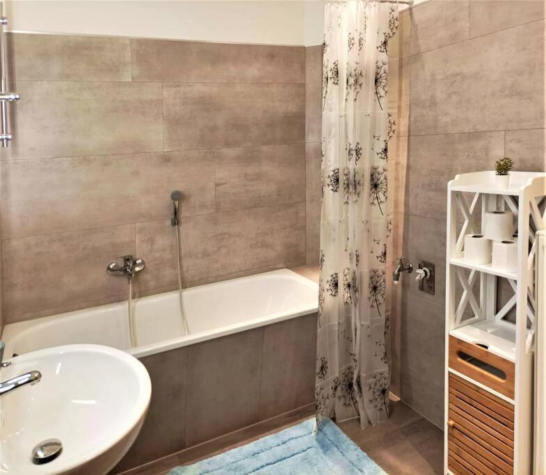 Modernes Apartment Mit Balkon Magdeburg Eksteriør billede